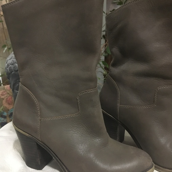 Lucky leather boot - Picture 2 of 3